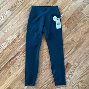 *NWT* Vuori Rib Legging - Size S